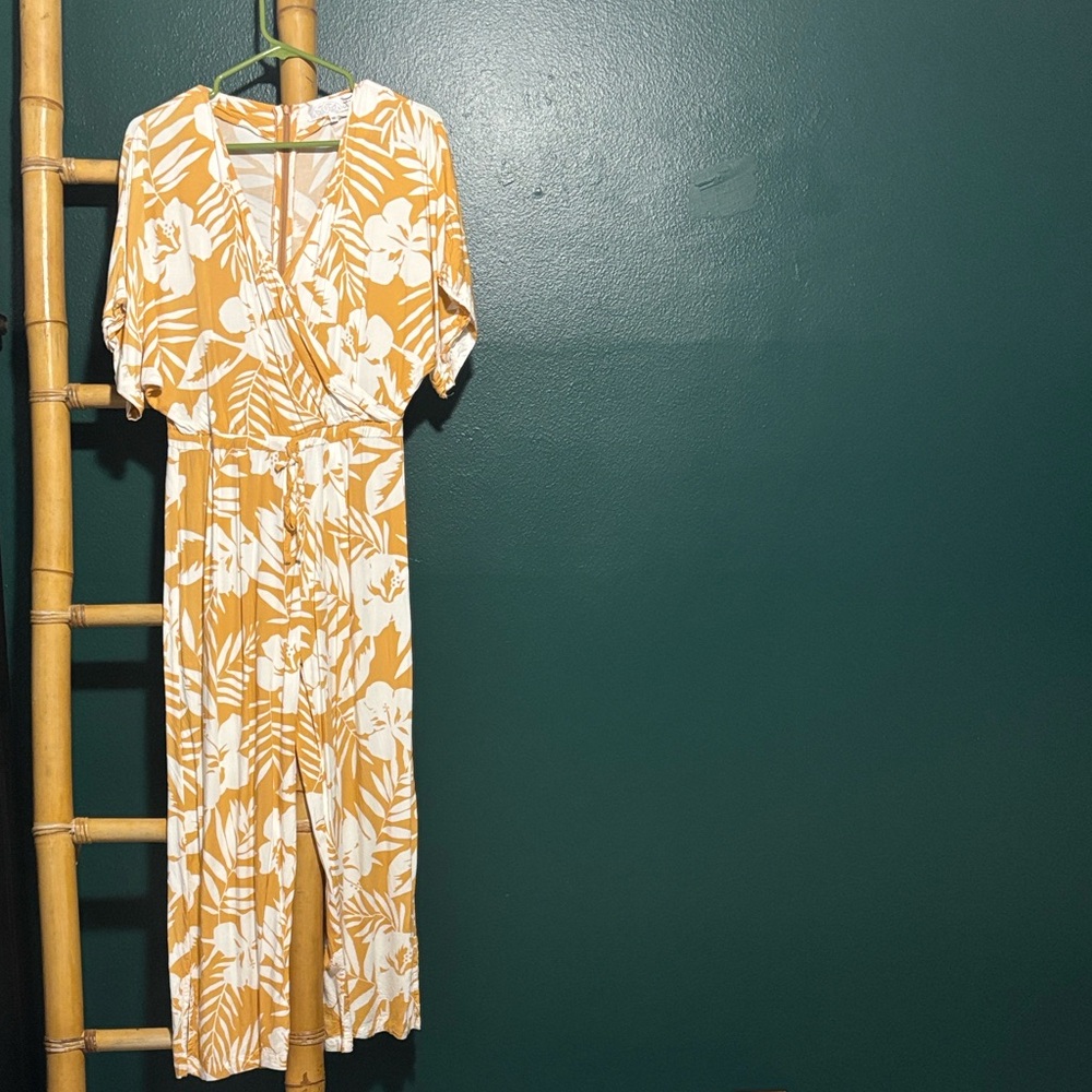 Gaya Aloha Jumper in creamsicle